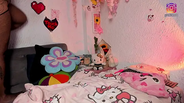 Emilycollei online show from 11, 4, 2026