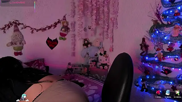 Emilycollei online show from 5, 12, 2025