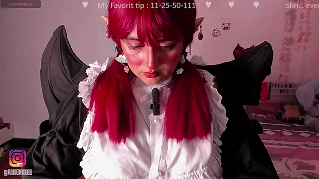 Emilycollei online show from 11, 11, 2025