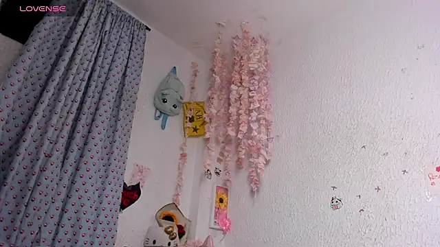 Snapshot of Emilycollei chatting on 18, 7, 2026 Emilycollei online show from 18, 7, 2026