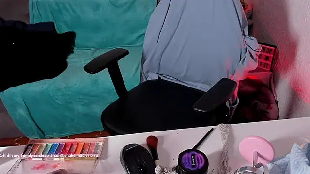 Snapshot of Emilycollei chatting on 8, 2, 2026 Emilycollei online show from 8, 2, 2026