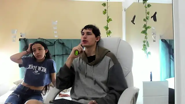 Taylor and exidt online show from 16, 10, 2025