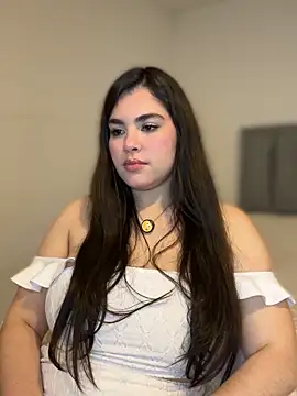 Isabella LaRue online show from 14, 4, 2026