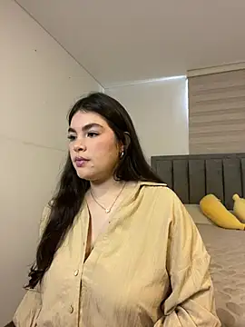 Snapshot of Isabella_LaRue chatting on 15, 1, 2026 Isabella LaRue online show from 15, 1, 2026