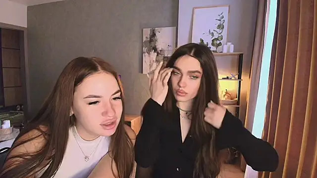 MayaGlow online show from 30, 11, 2025