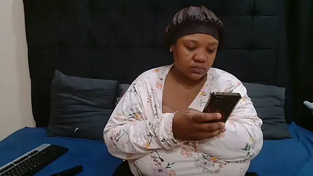 Snapshot of CaramelBootty chatting on 6, 6, 2026 CaramelBootty online show from 6, 6, 2026