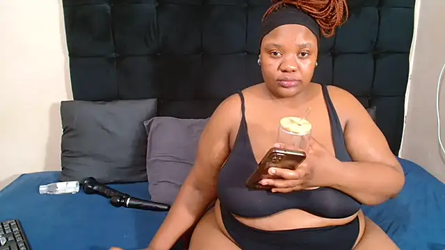 CaramelBootty online show from 25, 3, 2026