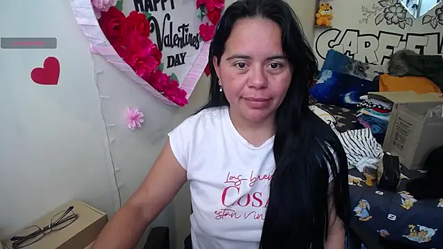 Miss  kendra  online show from 8, 7, 2026