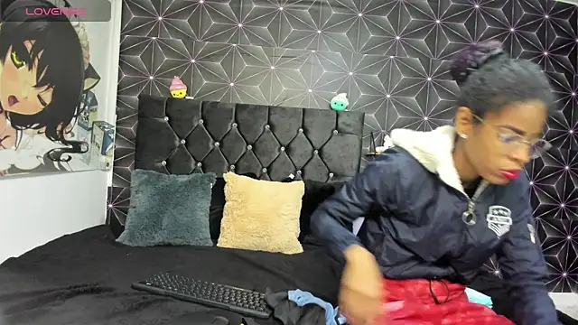 thianahorny online show from 5, 3, 2026