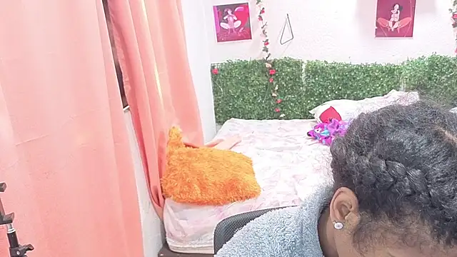 thianahorny online show from 1, 7, 2026