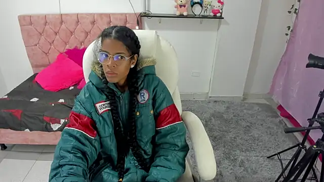 thianahorny online show from 20, 12, 2025