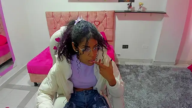 thianahorny online show from 3, 3, 2026