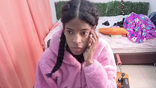 thianahorny online show from 4, 7, 2026
