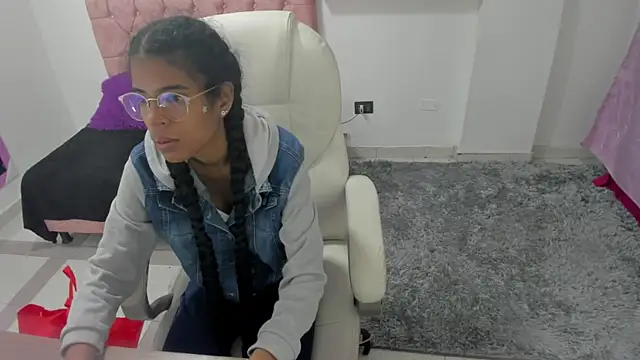 thianahorny online show from 16, 1, 2026