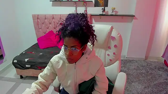 thianahorny online show from 28, 2, 2026