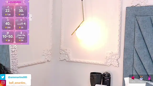 Bella-Torres online show from 16, 10, 2025