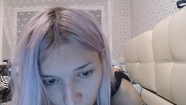 maybe doll online show from 18, 10, 2025