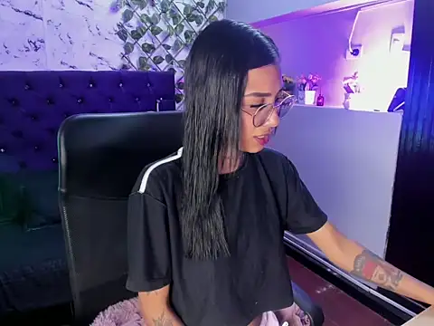 KarlaSlutSkinny   online show from 16, 4, 2026