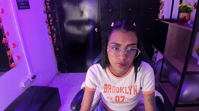 KarlaSlutSkinny   online show from 28, 3, 2026