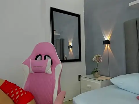 laura maite  online show from 26, 11, 2025