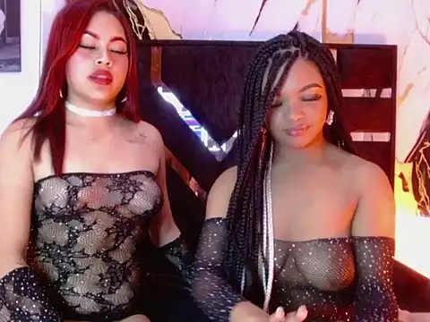 Snapshot of scarletandroxanecs chatting on 11, 10, 2025 scarletandroxanecs online show from 11, 10, 2025