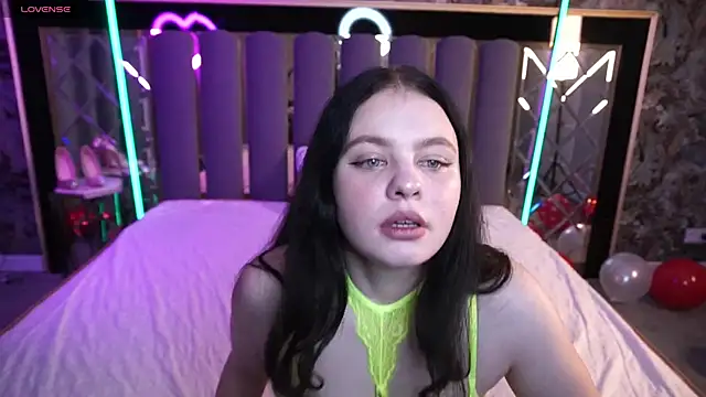 Snapshot of SnowWhiti chatting on 7, 2, 2026 SnowWhiti online show from 7, 2, 2026