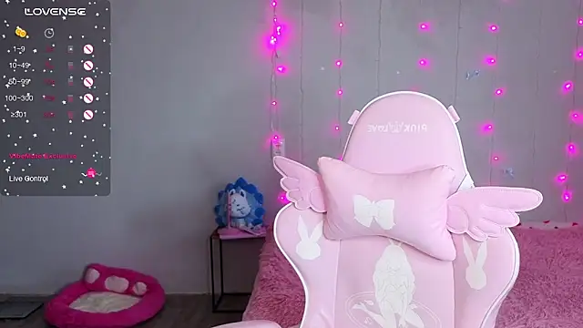 myprettylola online show from 4, 5, 2026