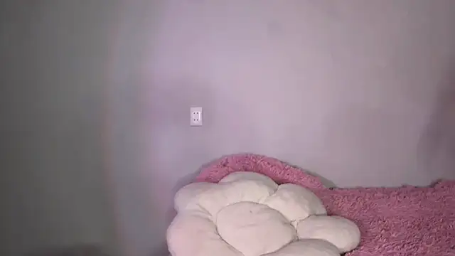 myprettylola online show from 25, 10, 2025