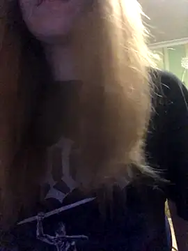 LunaVirelle online show from 8, 11, 2025