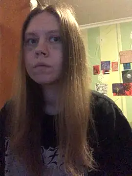 LunaVirelle online show from 4, 11, 2025