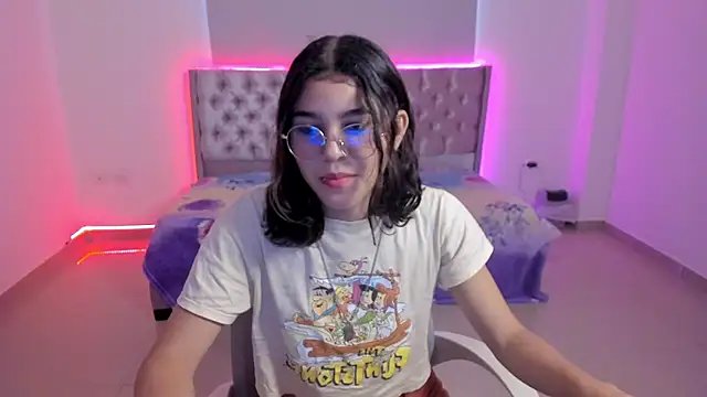 Snapshot of beiby_glow chatting on 10, 10, 2025 beiby glow online show from 10, 10, 2025