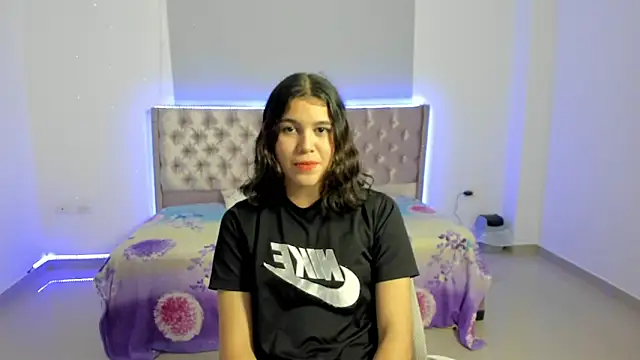 Snapshot of beiby_glow chatting on 9, 10, 2025 beiby glow online show from 9, 10, 2025