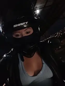 Scarlet Aura online show from 5, 11, 2025