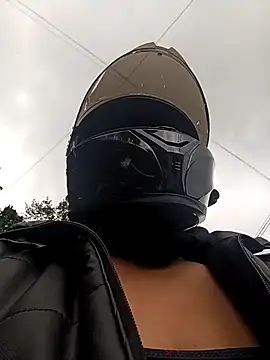 Scarlet Aura online show from 29, 11, 2025