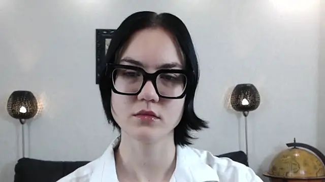 Marie Fitch online show from 27, 11, 2025