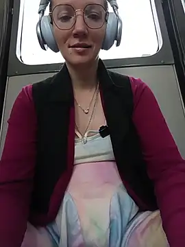 Snapshot of Lucy_colee chatting on 18, 12, 2025 Lucy colee online show from 18, 12, 2025