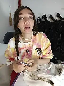 Lucy colee online show from 18, 3, 2026