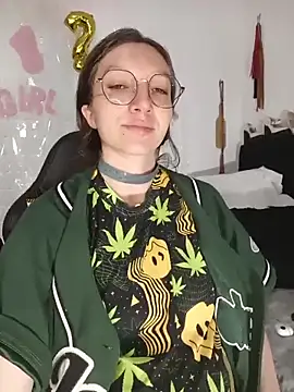 Lucy colee online show from 21, 4, 2026