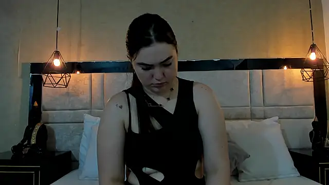 Snapshot of RousseWalker chatting on 6, 11, 2025 RousseWalker online show from 6, 11, 2025