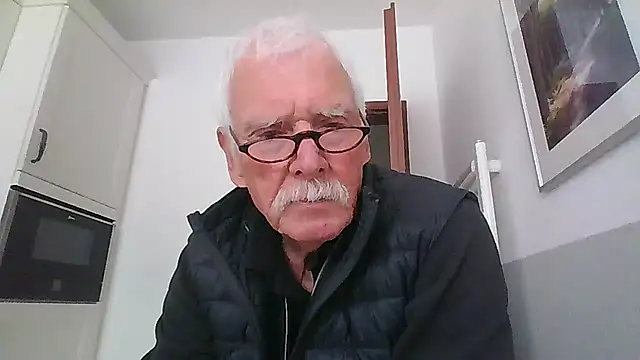 super-snoopy online show from 17, 4, 2026