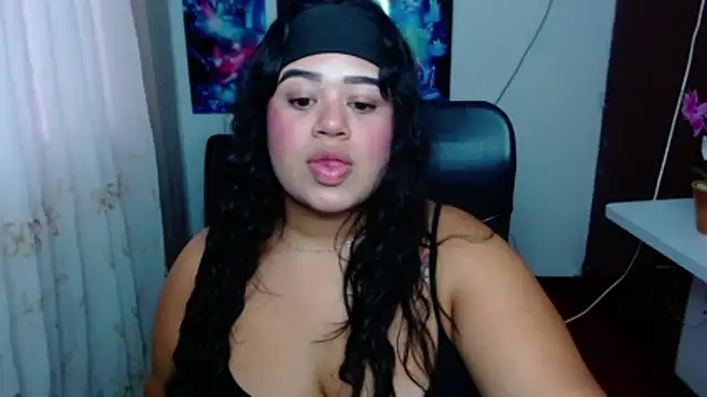 oliviia cute online show from 12, 1, 2026