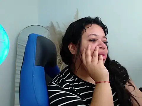 oliviia cute online show from 3, 11, 2025