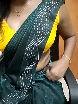 Snapshot of Tamilmallu-duskygirl03 chatting on 23, 6, 2026 Tamilmallu-duskygirl03 online show from 23, 6, 2026