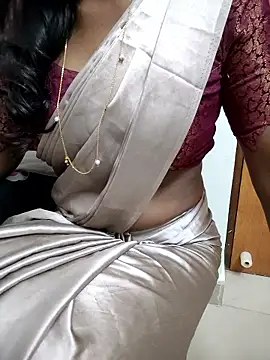 Tamilmallu-duskygirl03 online show from 17, 1, 2026