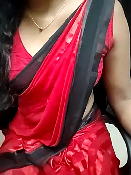 Snapshot of Tamilmallu-duskygirl03 chatting on 16, 7, 2026 Tamilmallu-duskygirl03 online show from 16, 7, 2026