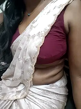 Snapshot of Tamilmallu-duskygirl03 chatting on 8, 7, 2026 Tamilmallu-duskygirl03 online show from 8, 7, 2026