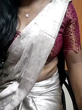 Tamilmallu-duskygirl03 online show from 28, 5, 2026