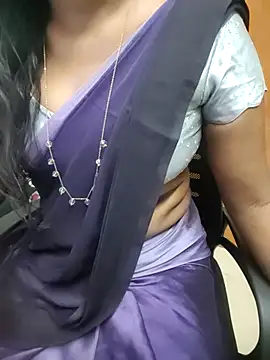 Snapshot of Tamilmallu-duskygirl03 chatting on 10, 7, 2026 Tamilmallu-duskygirl03 online show from 10, 7, 2026