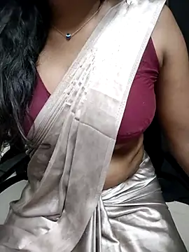 Snapshot of Tamilmallu-duskygirl03 chatting on 18, 7, 2026 Tamilmallu-duskygirl03 online show from 18, 7, 2026