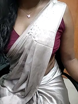 Snapshot of Tamilmallu-duskygirl03 chatting on 25, 6, 2026 Tamilmallu-duskygirl03 online show from 25, 6, 2026
